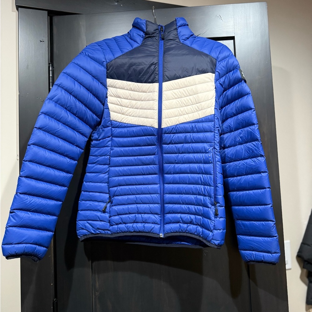 Women’s Orage Blue Puffer Jacket with High Collar and Insulated Design
